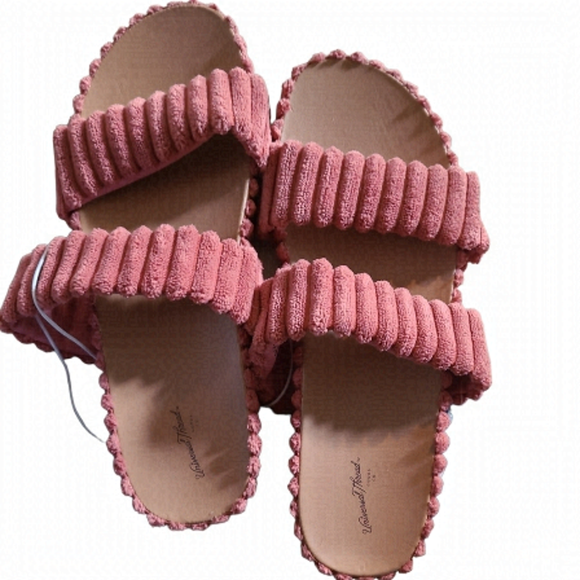 universal Thread sandals - Picture 1 of 2